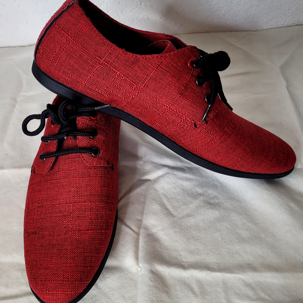 Men's Red Lace-Up Derby Shoes